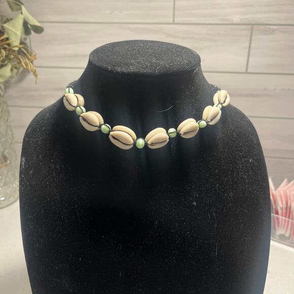 Puka shell choker - Picture 1 of 2